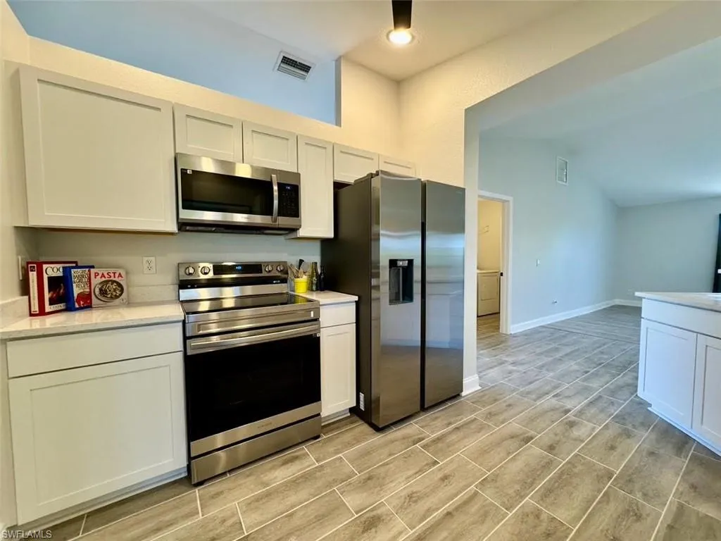 2830 41st PL, Cape Coral, FL 33993,224032480