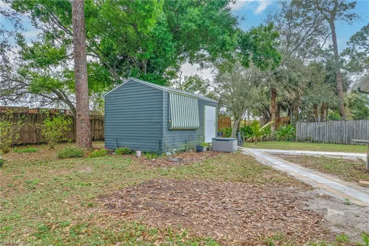 1877 Queen Ct, North Fort Myers Fl 33917