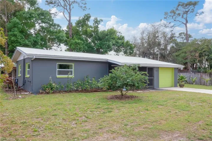 1877 Queen Ct, North Fort Myers Fl 33917