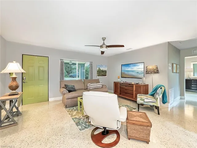 1877 Queen Ct, North Fort Myers Fl 33917