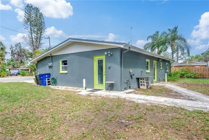 1877 Queen Ct, North Fort Myers Fl 33917