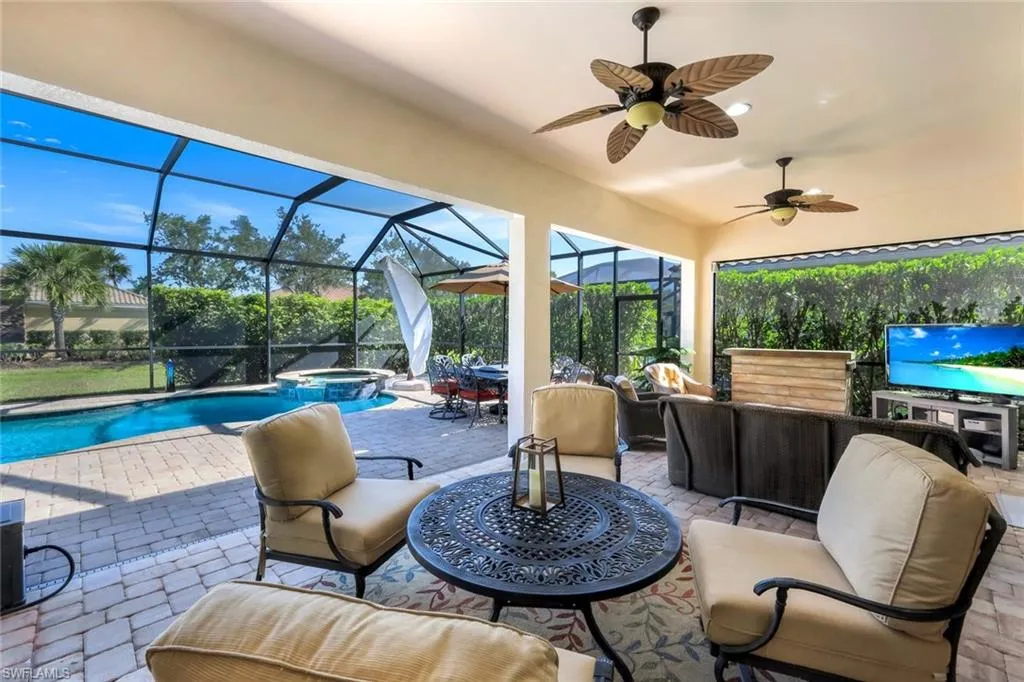 9282 Quarry DR, Naples, FL 34120,225034631