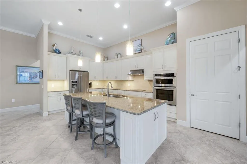 9282 Quarry DR, Naples, FL 34120,225034631