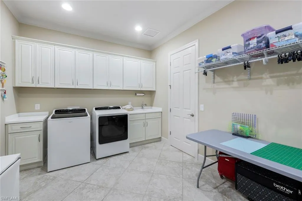 9282 Quarry DR, Naples, FL 34120,225034631