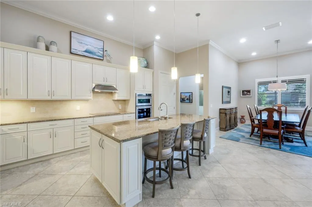 9282 Quarry DR, Naples, FL 34120,225034631