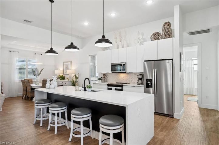 Kitchen, Quarts and Stainless Steel Appliances