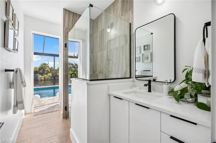 Bathroom #2 with door to the pool
