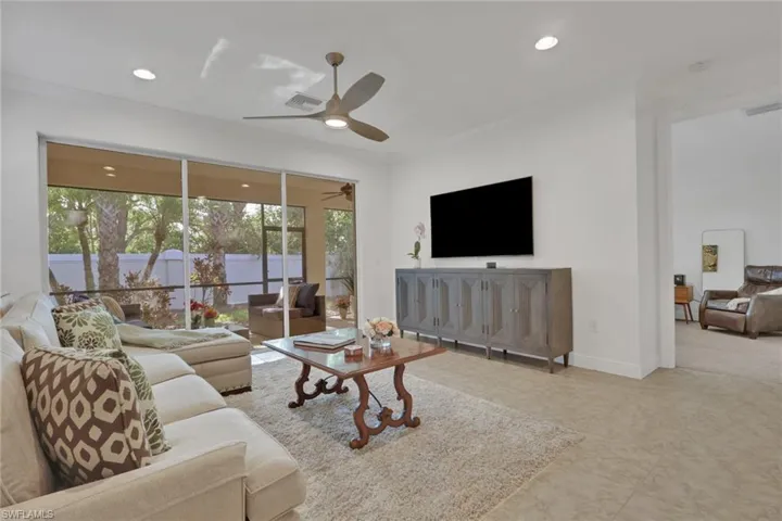 13466 Kent St, Naples, Florida 34109