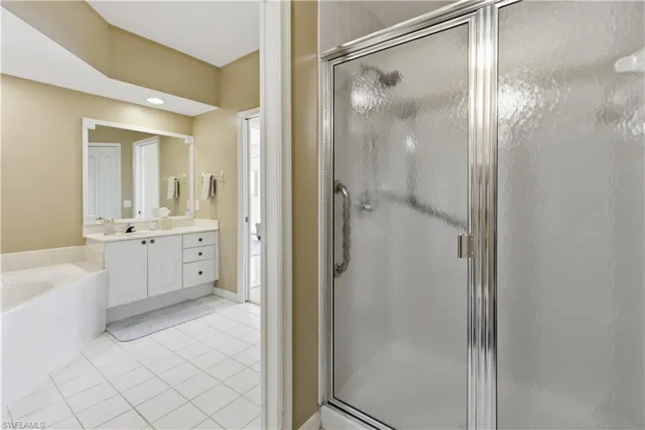 Alternate Master Bath View