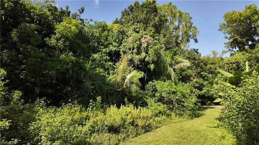 6969 Magnolia Ln, Fort Myers, Florida 33966