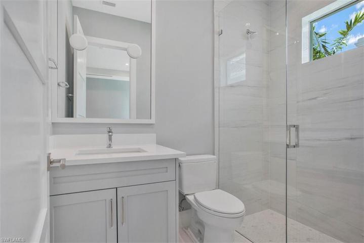 BEDROOM 4 ON-SUITE BATHROOM