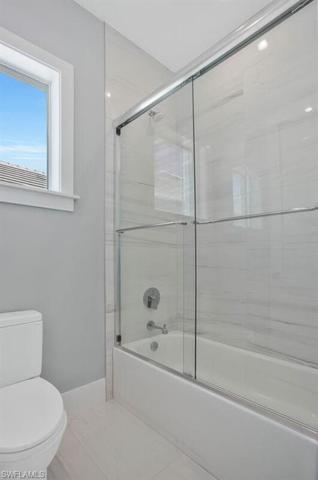 JACK & JILL BATHROOM BETWEEN BEDROOM 2&3