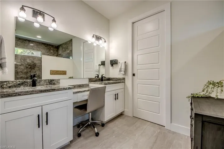 Primary Bath W/Double Vanities & Makeup Table