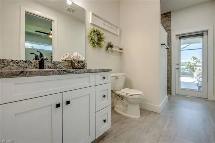 2nd Bathroom W/ Hallway/Ensuite & Pool Entries