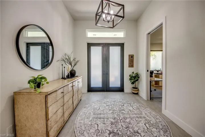 Foyer w/Double Glass Doors