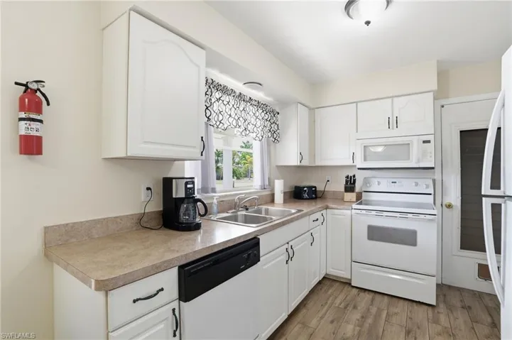 5117  Rutland  CT, Cape Coral, FL 33904