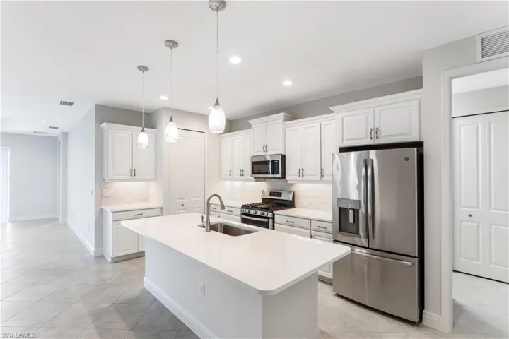 2302  Marquesa  CIR, Naples, FL 34112