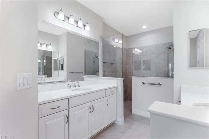 2302  Marquesa  CIR, Naples, FL 34112