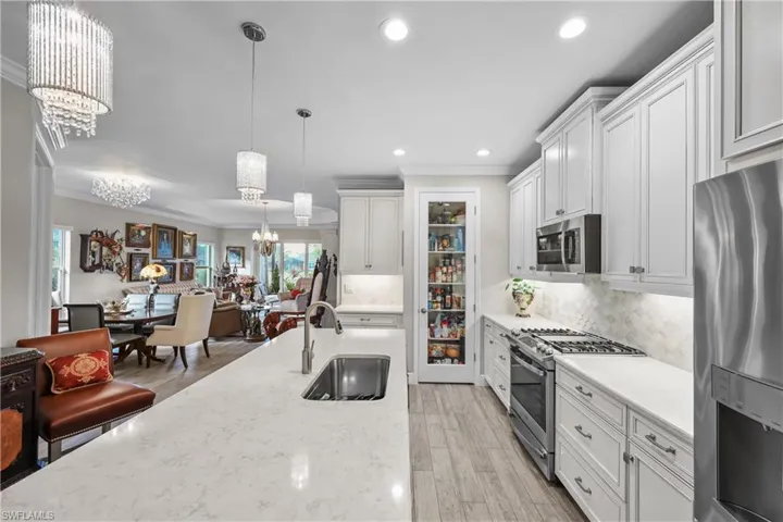 2302  Marquesa  CIR, Naples, FL 34112