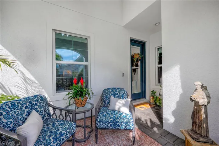 2302  Marquesa  CIR, Naples, FL 34112