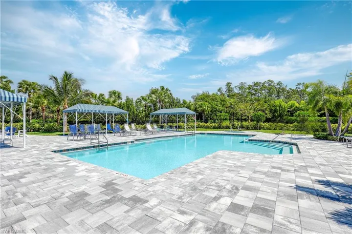 2302  Marquesa  CIR, Naples, FL 34112