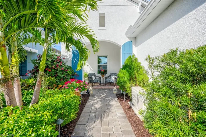 2302  Marquesa  CIR, Naples, FL 34112