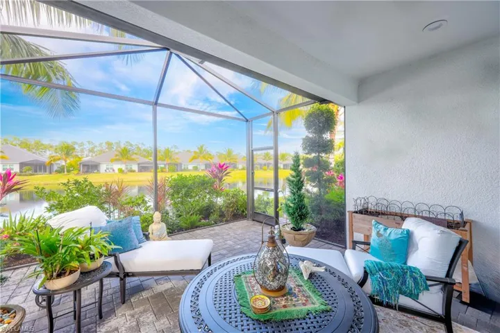 2302  Marquesa  CIR, Naples, FL 34112