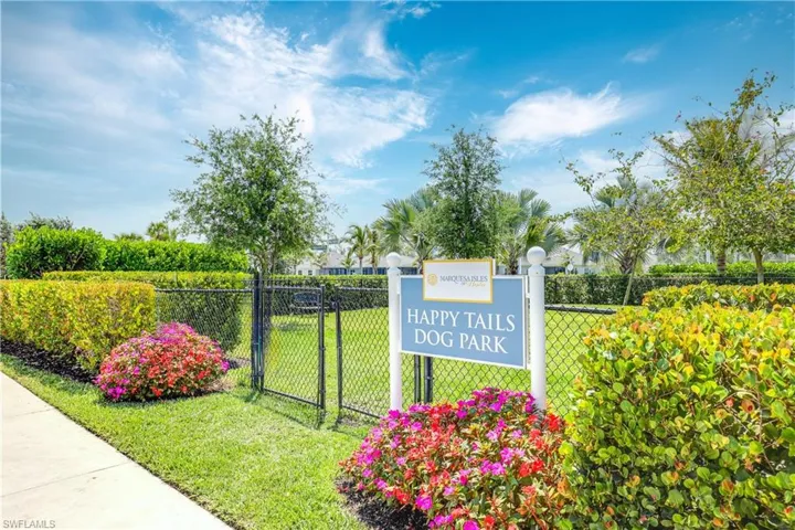 2302  Marquesa  CIR, Naples, FL 34112
