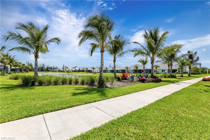 2302  Marquesa  CIR, Naples, FL 34112