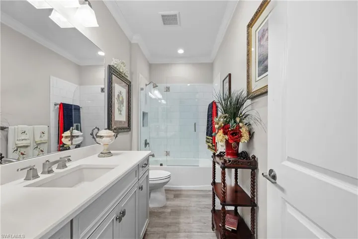 2302  Marquesa  CIR, Naples, FL 34112