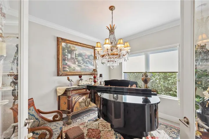2302  Marquesa  CIR, Naples, FL 34112