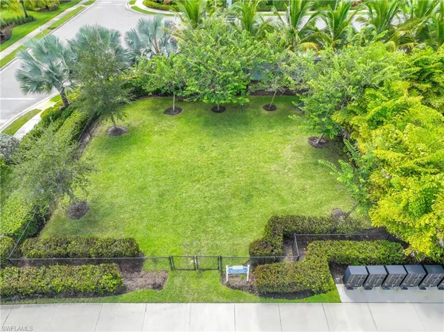 2302  Marquesa  CIR, Naples, FL 34112