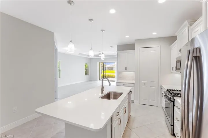 2302  Marquesa  CIR, Naples, FL 34112