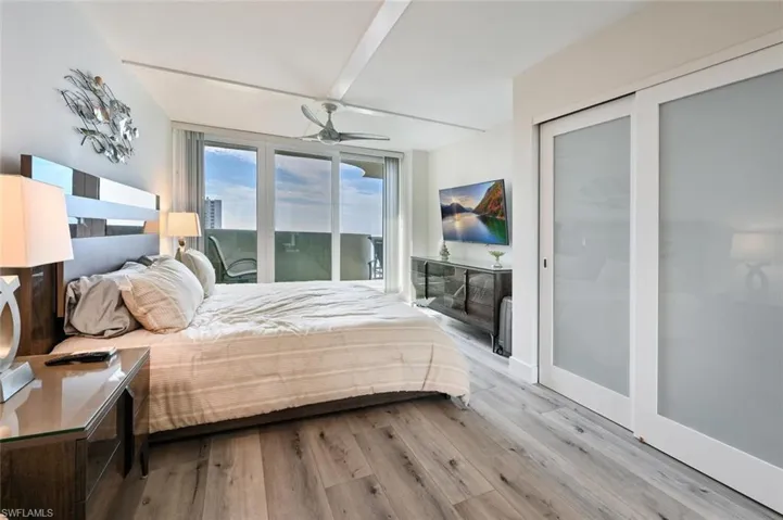 Primary Bedroom/King Bed