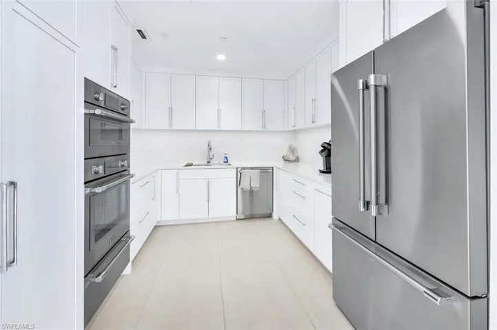 4001  Gulf Shore N BLVD, Naples, FL 34103