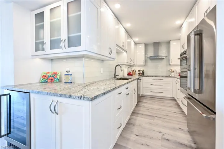 4001  Gulf Shore N BLVD, Naples, FL 34103