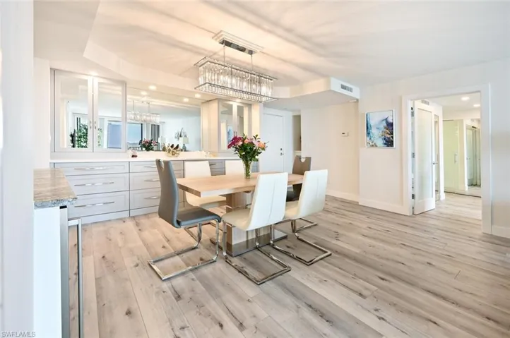 4001  Gulf Shore N BLVD, Naples, FL 34103