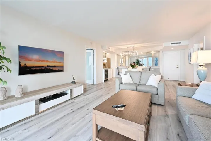 4001  Gulf Shore N BLVD, Naples, FL 34103