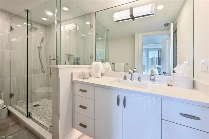 4001  Gulf Shore N BLVD, Naples, FL 34103