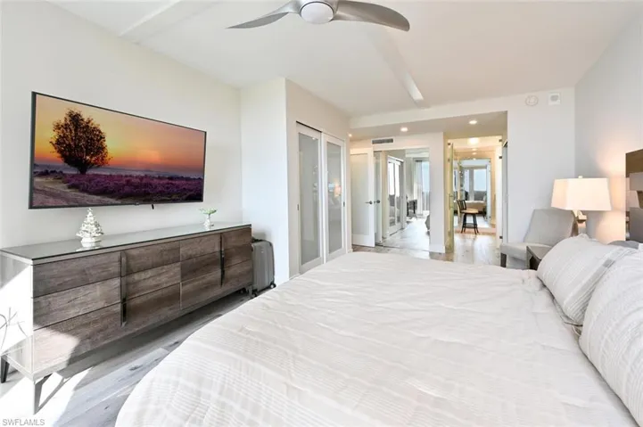 Primary Bedroom/King Bed