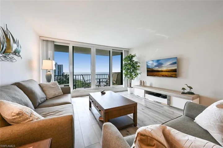 4001  Gulf Shore N BLVD, Naples, FL 34103