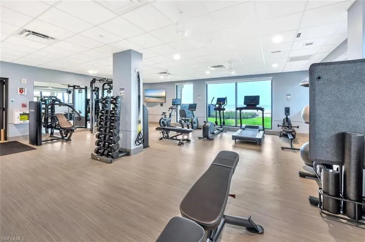 4001  Gulf Shore N BLVD, Naples, FL 34103