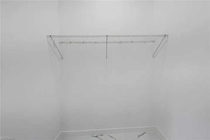 Image quality insufficient for description