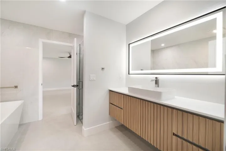 "Jack & Jill" style bathroom