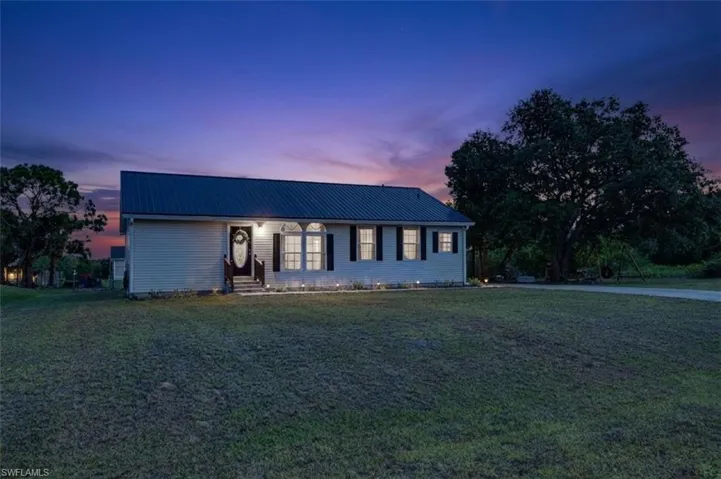 2040 S Montana Cir, Labelle, Florida 33935