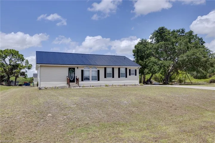 2040 S Montana Cir, Labelle, Florida 33935