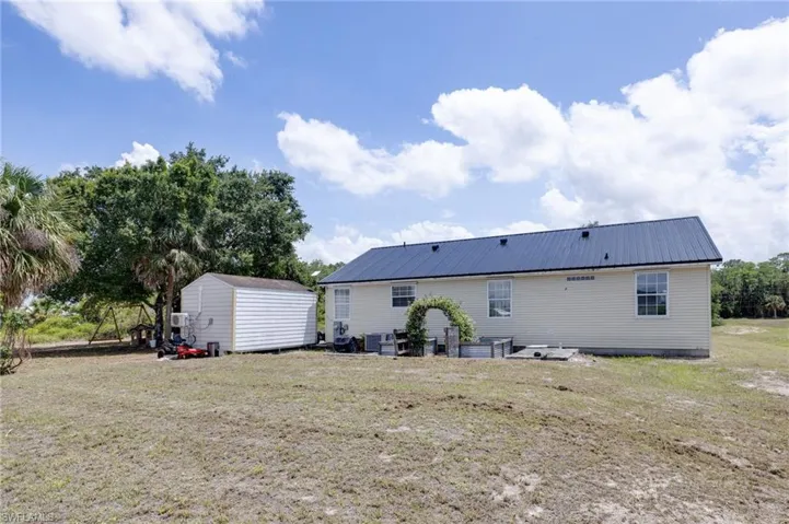 2040 S Montana Cir, Labelle, Florida 33935