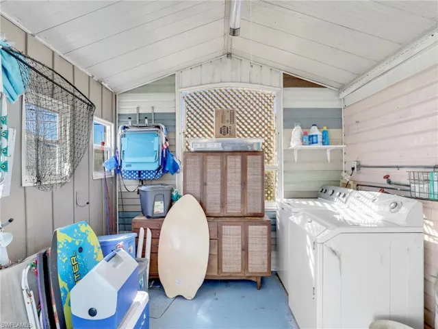 118  Flame  LN, North Fort Myers, FL 33917