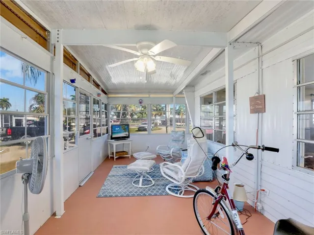 118  Flame  LN, North Fort Myers, FL 33917