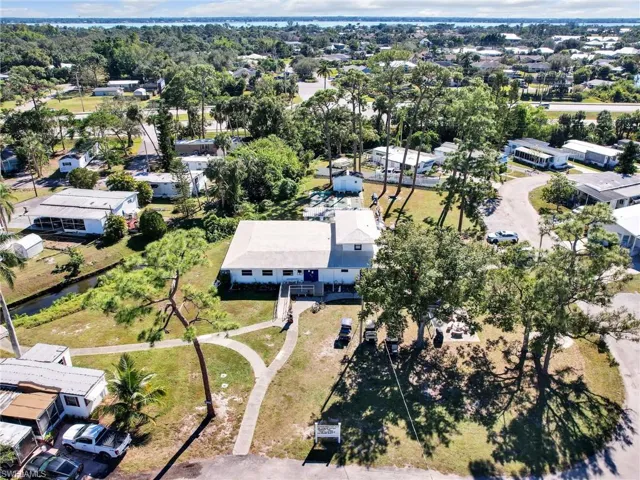 118  Flame  LN, North Fort Myers, FL 33917